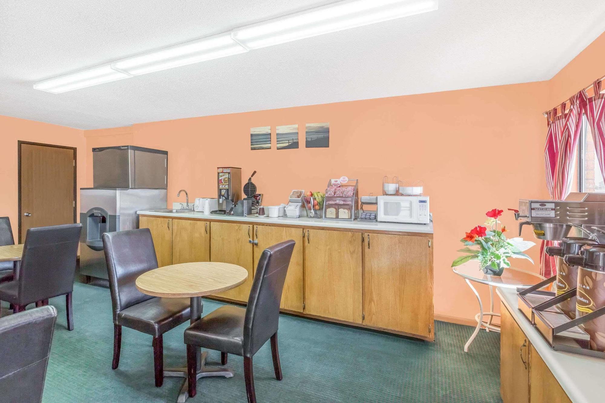 Budgetel Inn & Suites Butler Zewnętrze zdjęcie